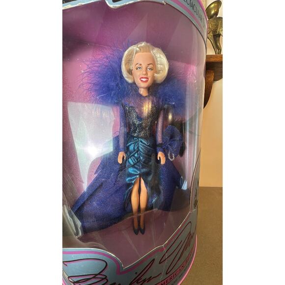 Barbie Collector's Series Doll in Blue and Pink - Picture 3 of 3